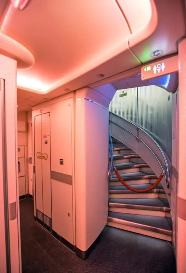 داخل هواپیمای ایرباس a380 امارات 6