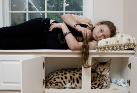 عکس هایی از دوستی دختر بچه با حیوانات باغ وحش عکس هایی از دوستی دختر بچه با حیوانات باغ وحش