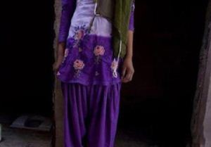 زنانی که دسته جمعی به توالت می روند + تصاویر 4 1260401890 samatak com