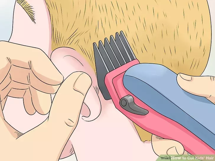 مرتب سازی موهای اطراف گوش