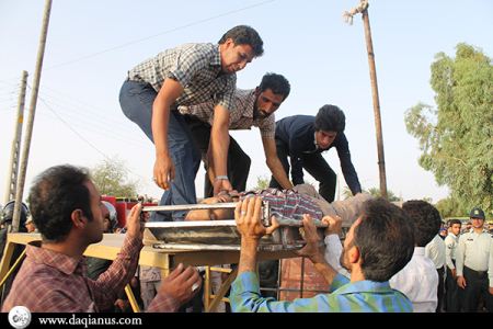 تصاویری از دار زدن مردی که به دختر 10 ساله تجاوز کرد (18+)