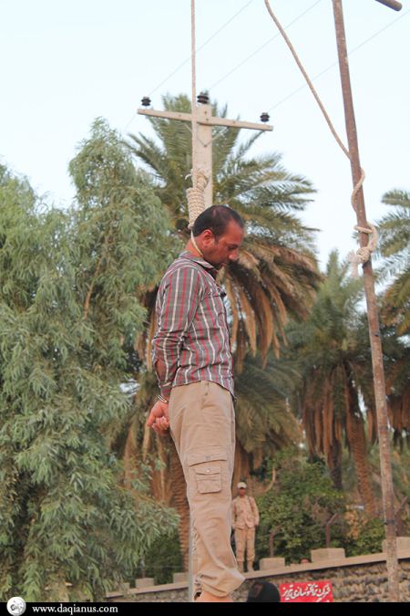 تصاویری از دار زدن مردی که به دختر 10 ساله تجاوز کرد (18+)
