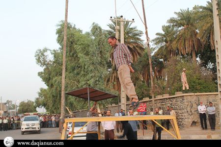 تصاویری از دار زدن مردی که به دختر 10 ساله تجاوز کرد (18+)