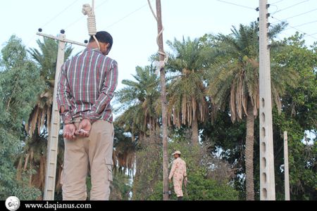تصاویری از دار زدن مردی که به دختر 10 ساله تجاوز کرد (18+)