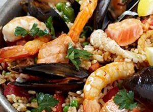 طرز تهیه میگو پلو با سبزیجات خوشمزه ترین غذای دریایی 16 421711144 samatak com