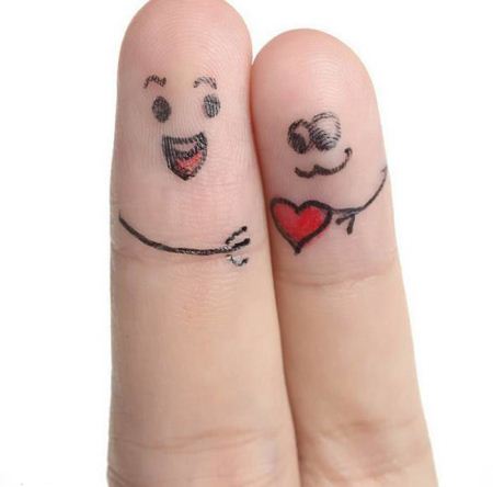 شکلک های عاشقانه با انگشتان دست (عکس)