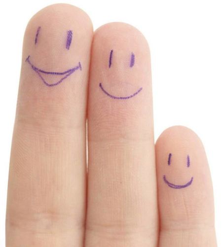 شکلک های عاشقانه با انگشتان دست (عکس)