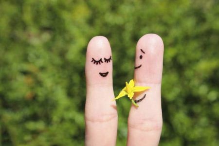 شکلک های عاشقانه با انگشتان دست (عکس)