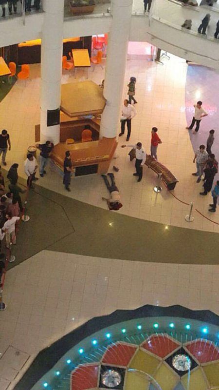 خودکشی پسر جوان در مجتمع الماس شرق مشهد (عکس 18+) خودکشی پسر جوان در مجتمع الماس شرق مشهد (عکس 18+)