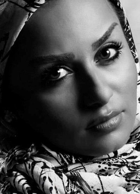 صحنه های تاسف بار از مراسم فوت ساناز کیهان صحنه های تاسف بار از مراسم فوت ساناز کیهان