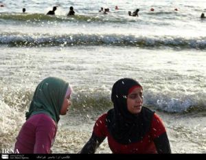 عکس های دیدنی از زیباترین زنان لبنانی در سواحل و کنار دریا 1 301889799 samatak com