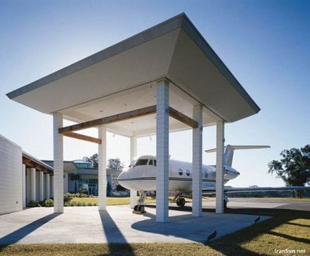 فرودگاه شخصی و ویلای "جان تراولتا" بازیگر هالیوودی فرودگاه شخصی و ویلای "جان تراولتا" بازیگر هالیوودی
