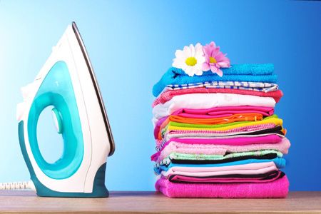 روش‌های ساده برای صاف کردن چروک لباس بدون نیاز به اتو