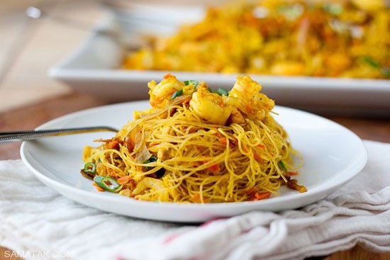 طرز تهیه نودل سنگاپوری غذای خوشمزه آسیایی