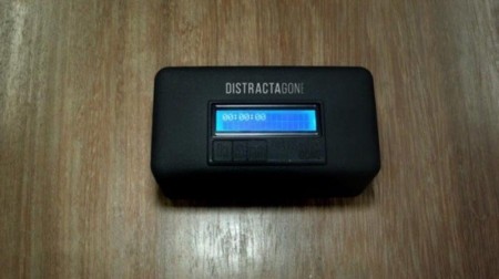 اعتیاد به گوشی موبایل را با این جعبه ترک کنید! اعتیاد به گوشی موبایل را با این جعبه ترک کنید!