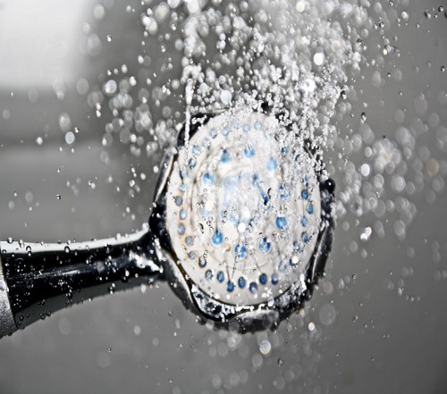 چرا موهای خانمهای هندی پرپشت و بلند هستند ؟ چرا موهای خانمهای هندی پرپشت و بلند هستند ؟