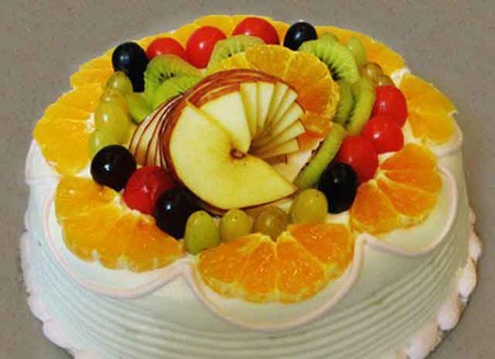 عکس های خوشمزه تزیین کیک های اسفنجی با میوه