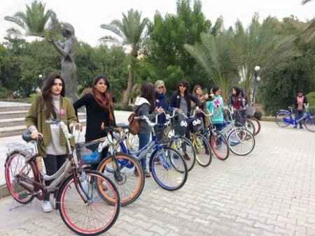عکس های دوچرخه سواری دختران عراقی عکس های دوچرخه سواری دختران عراقی