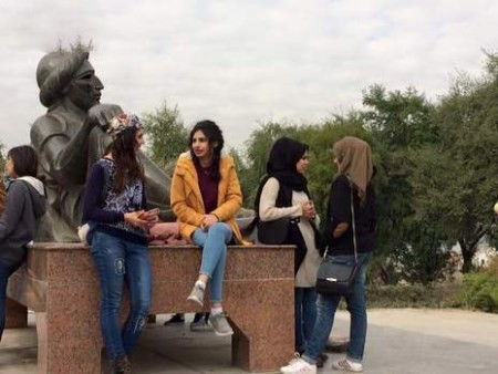 عکس های دوچرخه سواری دختران عراقی عکس های دوچرخه سواری دختران عراقی