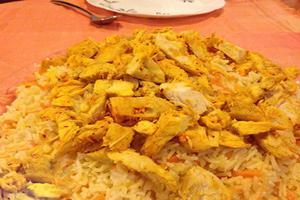 طرز تهیه هویچ پلو با فیله مرغ و زعفران دم کرده 32 1204569448 samatak com