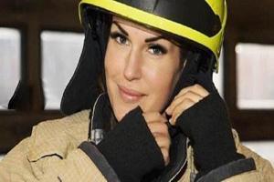 عکس های زیباترین زن آتش نشان جهان 7 176333705 samatak com