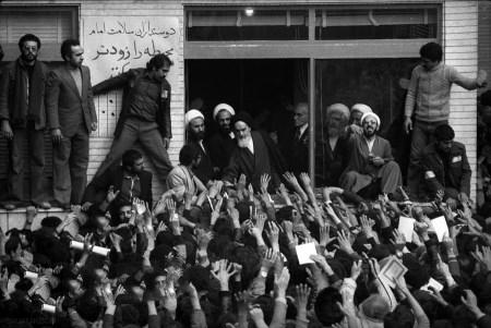 اتفاقاتی از انقلاب 57 که تا به حال دیده نشده است! + تصاویر اتفاقاتی از انقلاب 57 که تا به حال دیده نشده است! + تصاویر