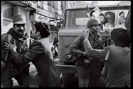 اتفاقاتی از انقلاب 57 که تا به حال دیده نشده است! + تصاویر اتفاقاتی از انقلاب 57 که تا به حال دیده نشده است! + تصاویر