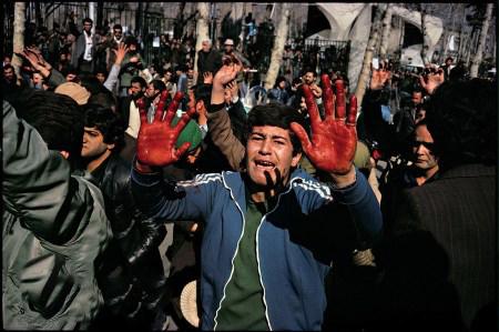 اتفاقاتی از انقلاب 57 که تا به حال دیده نشده است! + تصاویر اتفاقاتی از انقلاب 57 که تا به حال دیده نشده است! + تصاویر