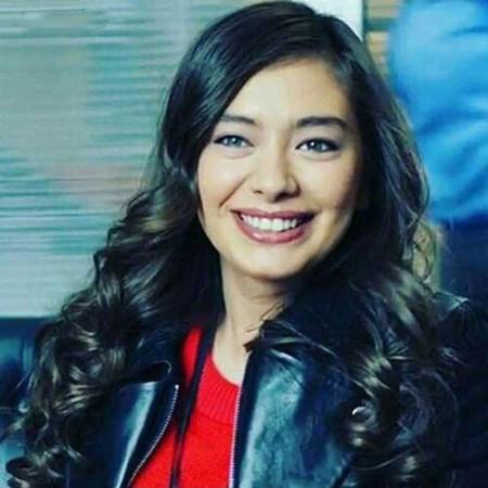 بیوگرافی نسلیهان آتاگول Neslihan Atagül + تصاویر