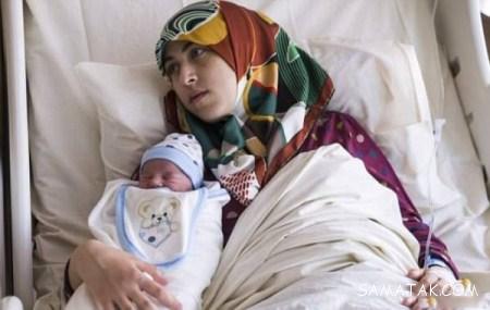 باردار شدن همزمان مادر و دختر و زایمان در یک روز + تصاویر