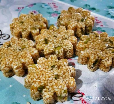 طرز تهیه سوهان کنجدی با شکر و خلال پسته 1 1289017618 samatak com
