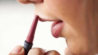 چگونه رژ لب بزنیم + بهترین روش رژ لب زدن مرحله به مرحله 149 1921008684 samatak com