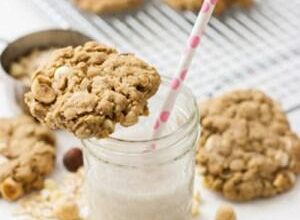 طرز تهیه کوکی فندقی بازاری با شکلات سفید 33 823774381 samatak com