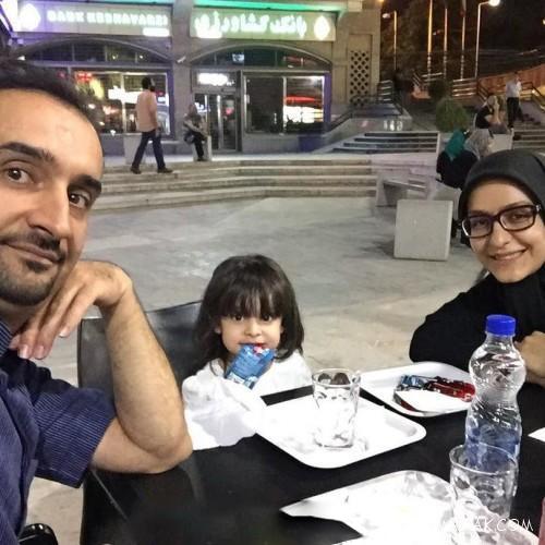 بیوگرافی زینب زارع همسر نیما کرمی و دخترش نیل بیوگرافی زینب زارع همسر نیما کرمی و دخترش نیل