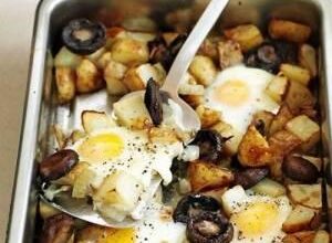 طرز درست کردن املت قارچ و سیب زمینی 3 1666699688 samatak com