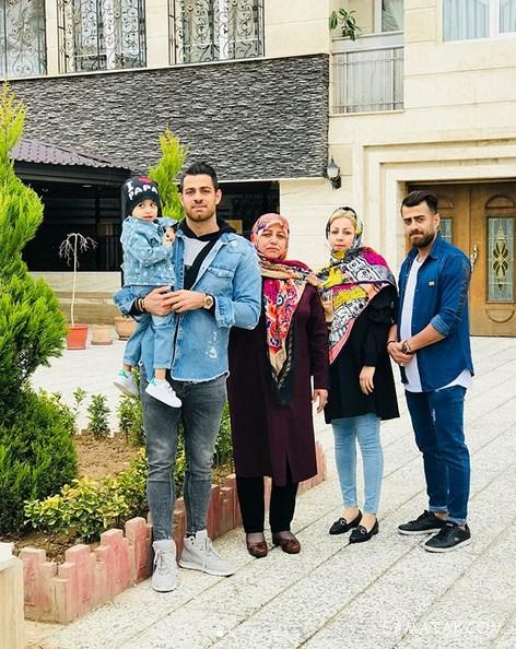 بیوگرافی "مرتضی پورعلی گنجی" فوتبالیست تیم ملی و همسرش بیوگرافی "مرتضی پورعلی گنجی" فوتبالیست تیم ملی و همسرش
