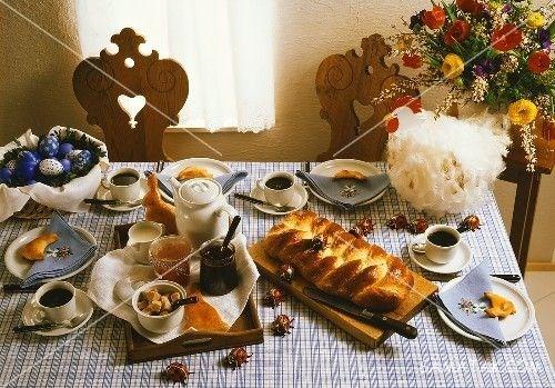 تزیین میز صبحانه ساده و شیک + چیدمان میز صبحانه دونفره تزیین میز صبحانه ساده و شیک + چیدمان میز صبحانه دونفره