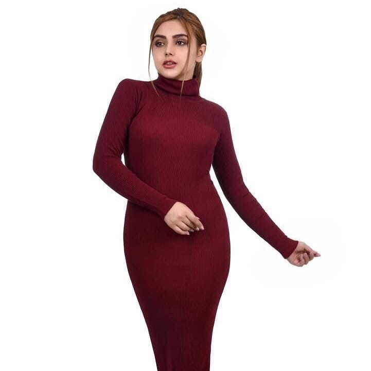 مدل ماکسی مجلسی زنانه با پارچه لمه شنی و نگین دار مدل ماکسی مجلسی زنانه با پارچه لمه شنی و نگین دار