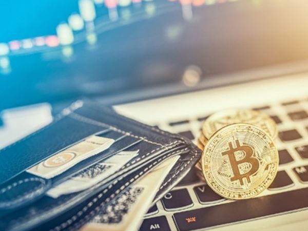 تفاوت نحوه کار صرافی ارز دیجیتال با صرافی فیزیکی چیست؟ تفاوت نحوه کار صرافی ارز دیجیتال با صرافی فیزیکی چیست؟