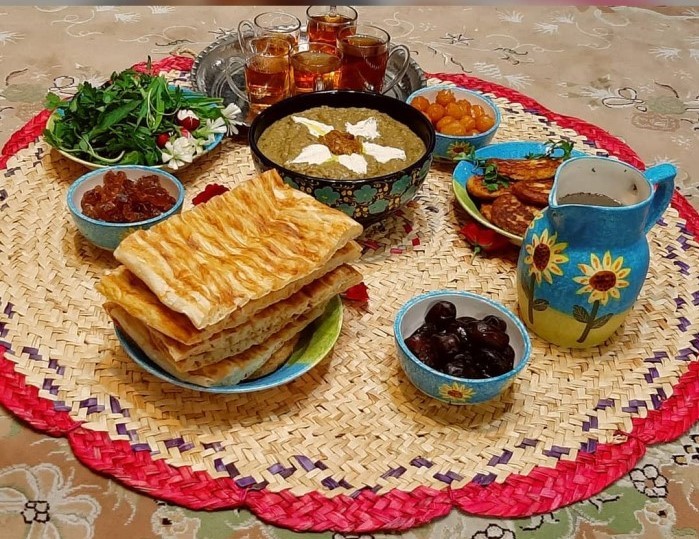 تزیین سفره افطار برای مهمان + سفره افطار مجلسی و لاکچری تزیین سفره افطار برای مهمان + سفره افطار مجلسی و لاکچری