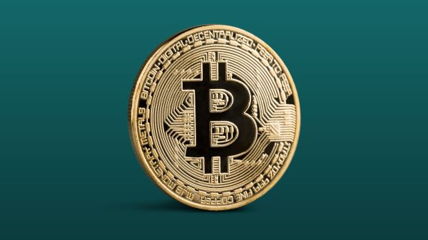 بیت کوین در مقابل سایر رمزارزها: چرا بیت کوین همچنان پیشتاز است؟