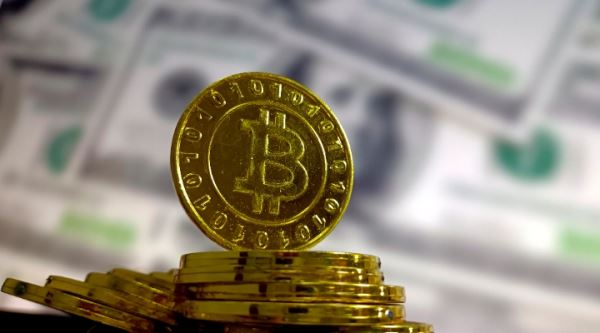 بیت کوین در مقابل سایر رمزارزها: چرا بیت کوین همچنان پیشتاز است؟
