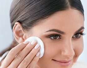 چه تفاوت هایی بین تونر و میسلار واتر وجود دارد و استفاده کدام یک توصیه می شود؟ 27 2084657775 samatak com
