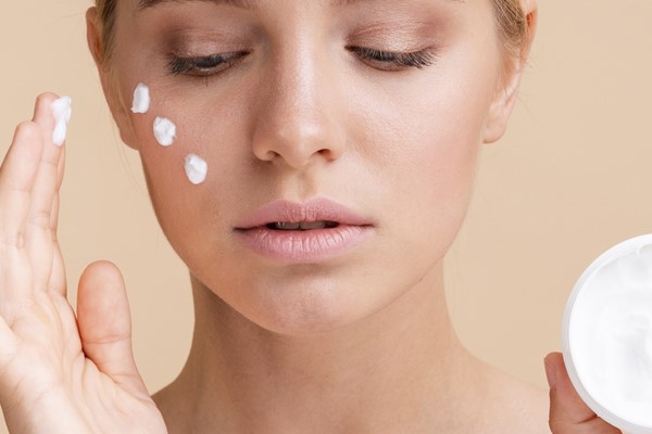 مرطوب کننده صورت مرطوب کننده صورت