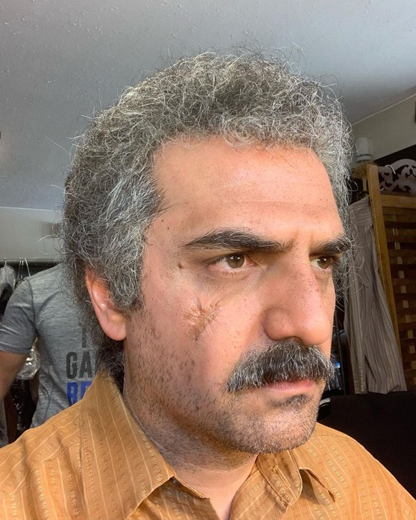 علیرضا آرا در نقش عبد همسر سابق اختر علیرضا آرا بازیگر نقش عبد در سریال پشت بام تهران