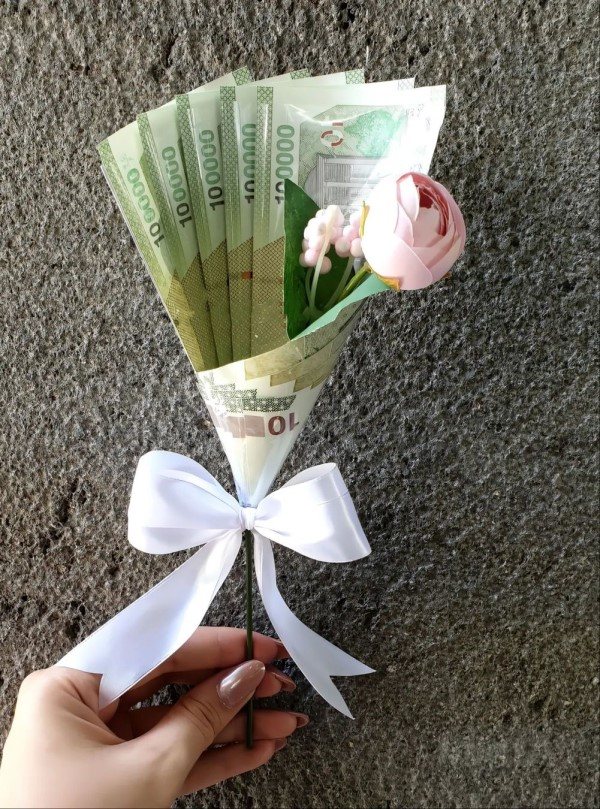 60 ایده تزیین گل با پول کم + مدل دسته گل با پول برای کادو 19 تزیین گل با پول کم برای تولد 5
