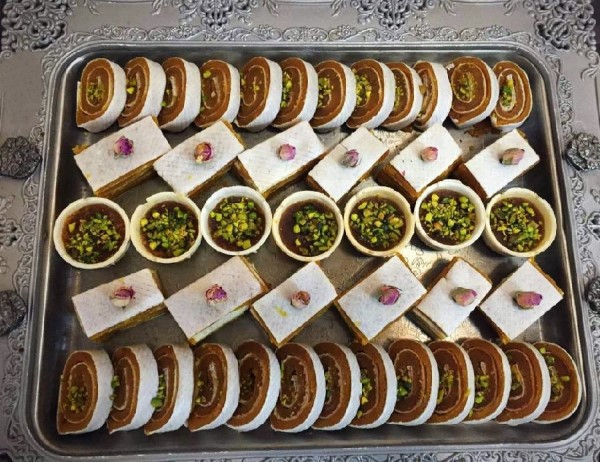 نان میکادو تزیین حلوا مجلسی لقمه ای 1