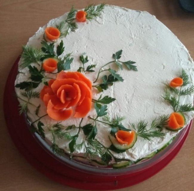 تزیین روی سالاد الویه ساده برای مدرسه 1