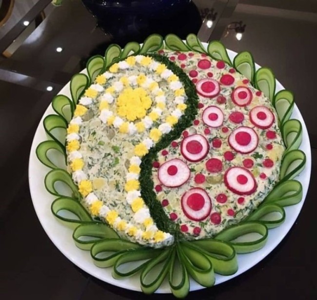 تزیین روی سالاد الویه ساده برای مدرسه 3
