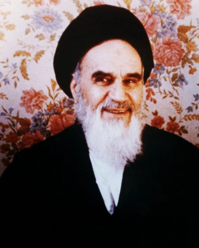 عکس امام خمینی با لبخند 3